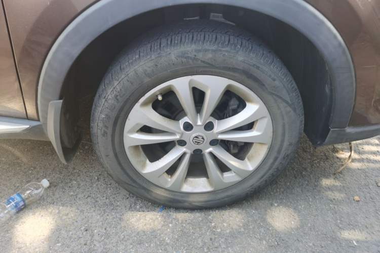 Used MG GS 2015 1.5TGI Manual Elite Edition Right Front Wheel Hub