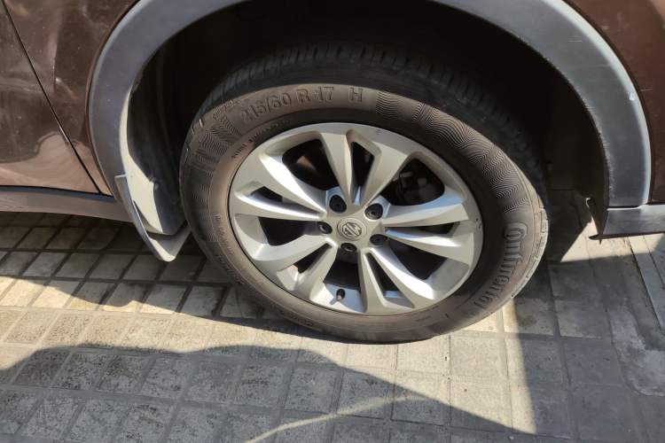Used MG GS 2015 1.5TGI TST Elite Edition Right Front Wheel Hub