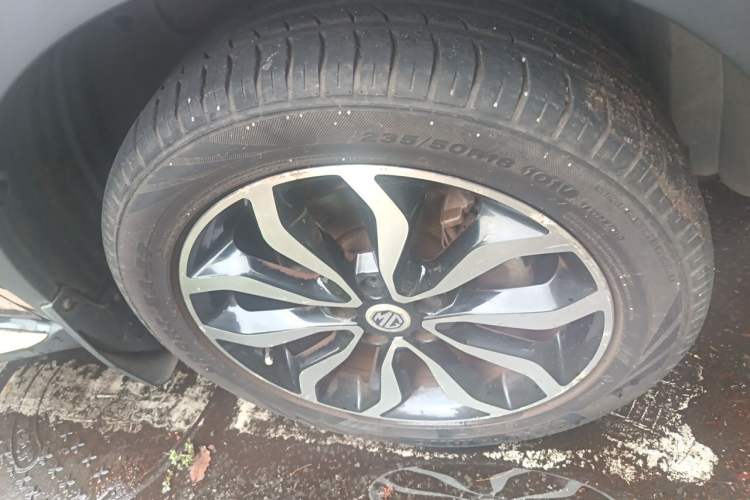 Used MG GS 2015 1.5TGI TST Luxury Edition Right Front Wheel Hub