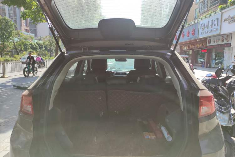 Used MG GS 2015 1.5TGI TST Elite Edition Trunk