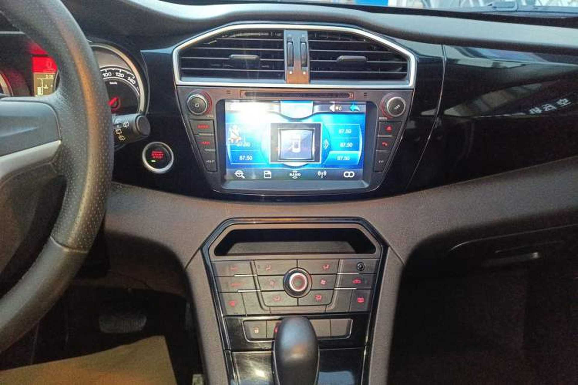 Used MG GS 2015 1.5TGI TST Luxury Edition Audio And AC Panel