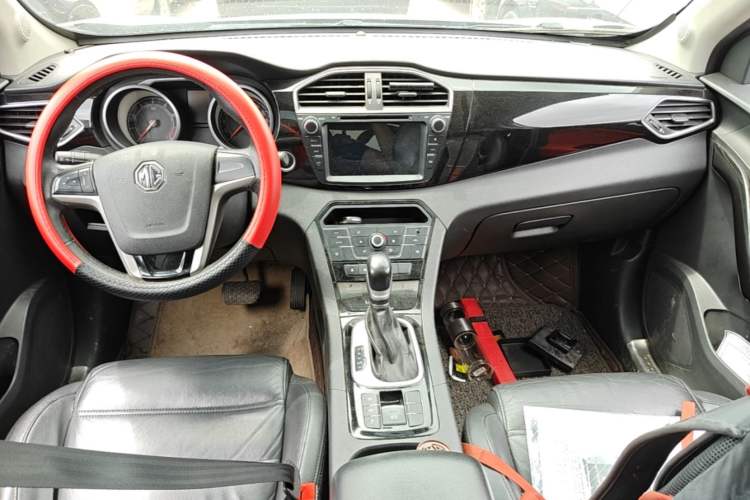 Used MG GS 2015 2.0TGI TST Luxury Edition Center Console