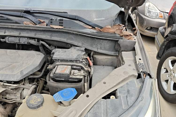 Used MG GS 2015 2.0TGI TST Luxury Edition Engine Bay Left