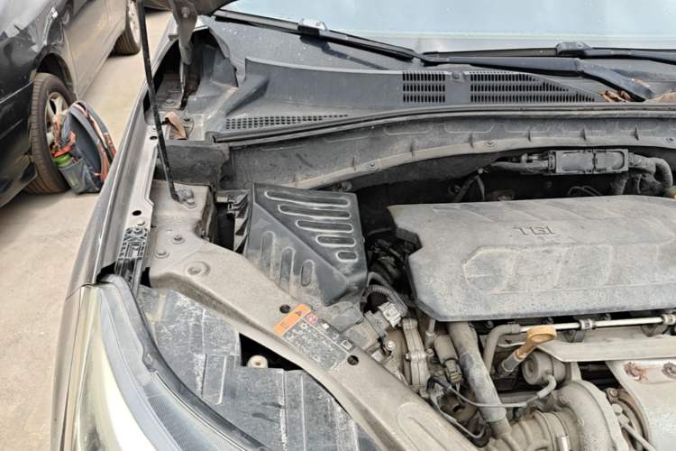 Used MG GS 2015 2.0TGI TST Luxury Edition Engine Bay Right