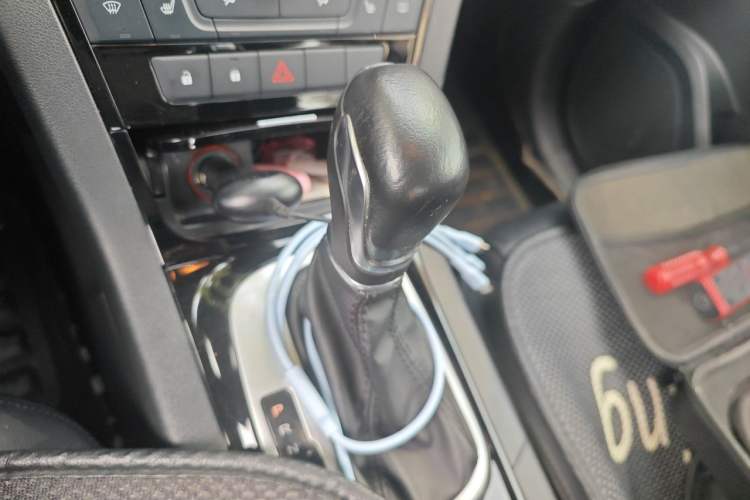 Used MG GS 2015 2.0TGI TST Luxury Edition Gear Lever