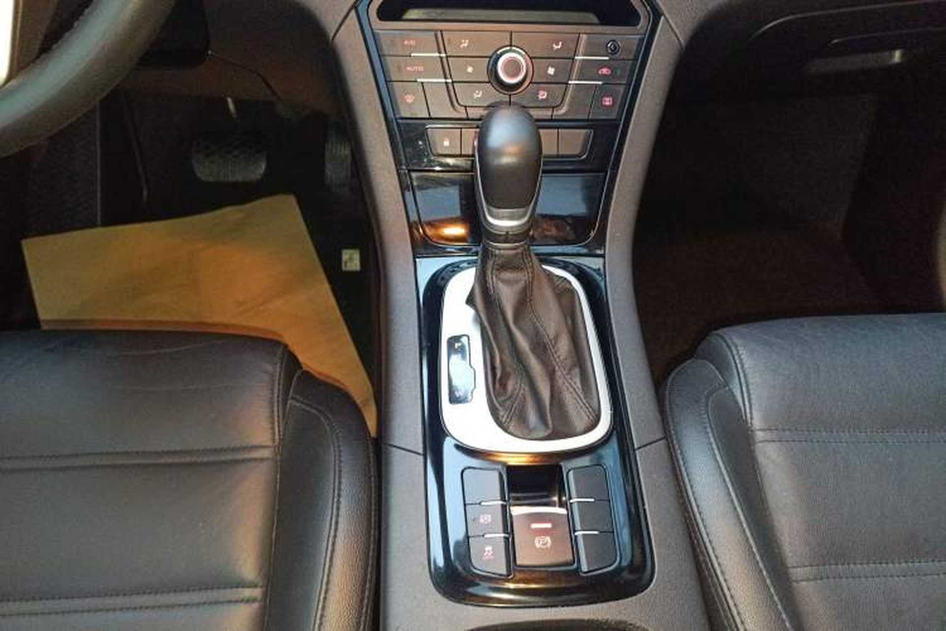 Used MG GS 2015 1.5TGI TST Luxury Edition Gear Lever
