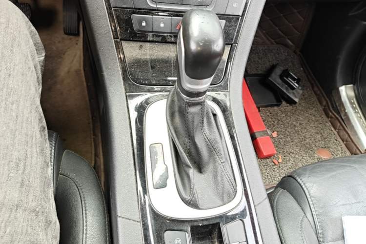 Used MG GS 2015 2.0TGI TST Luxury Edition Gear Lever