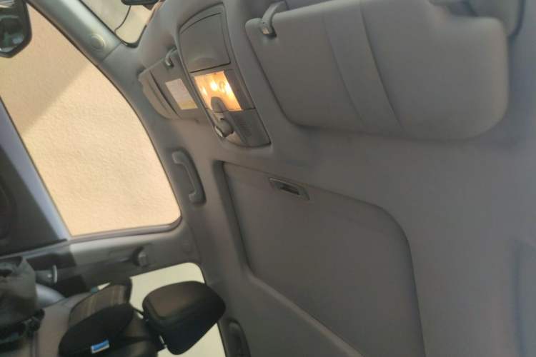 Used MG GS 2015 1.5TGI TST Luxury Edition Headliner