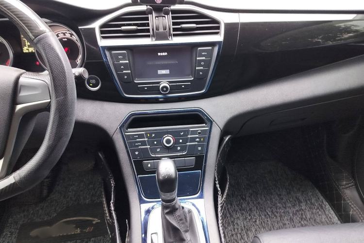 Used MG GS 2015 2.0TGI TST Luxury Edition Interior 3