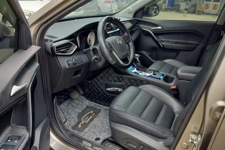 Used MG GS 2015 2.0TGI TST Luxury Edition Interior 4