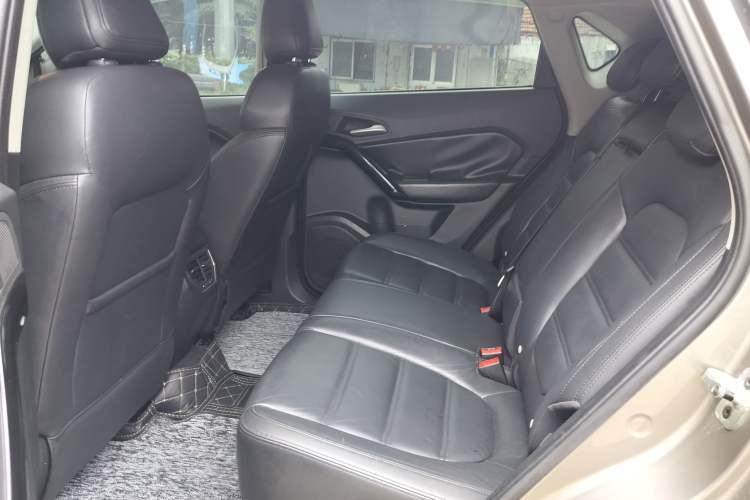 Used MG GS 2015 2.0TGI TST Luxury Edition Interior 5