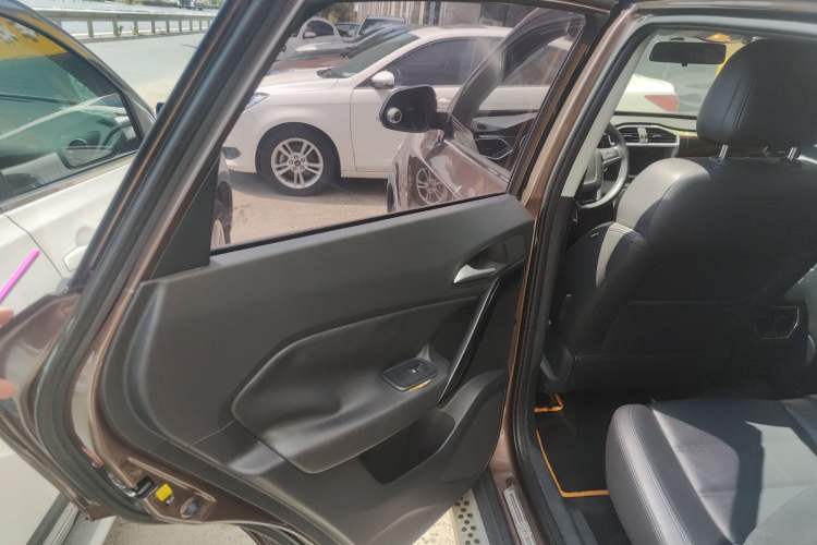 Used MG GS 2015 2.0TGI TST Luxury Edition Interior 8