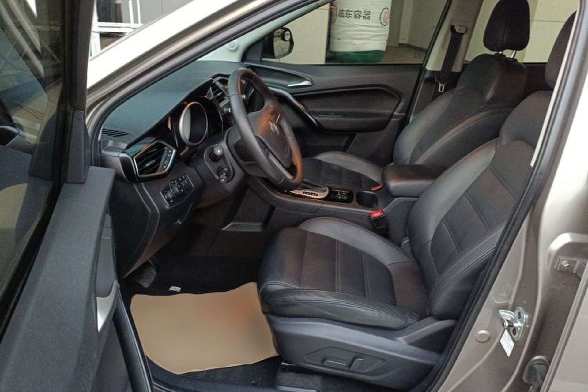 Used MG GS 2015 1.5TGI TST Luxury Edition Left Front Seat