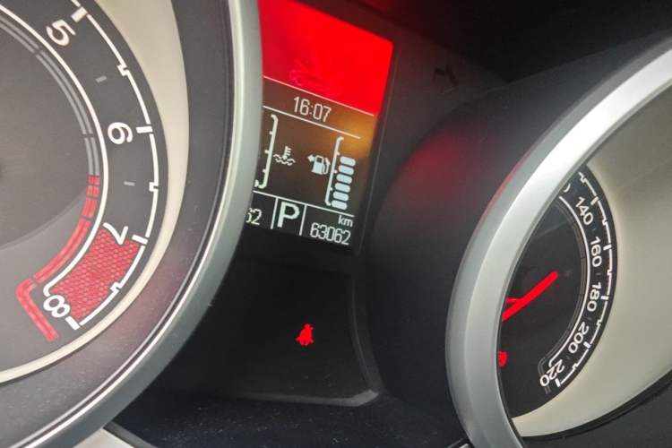 Used MG GS 2015 2.0TGI TST Luxury Edition Odometer Close Up