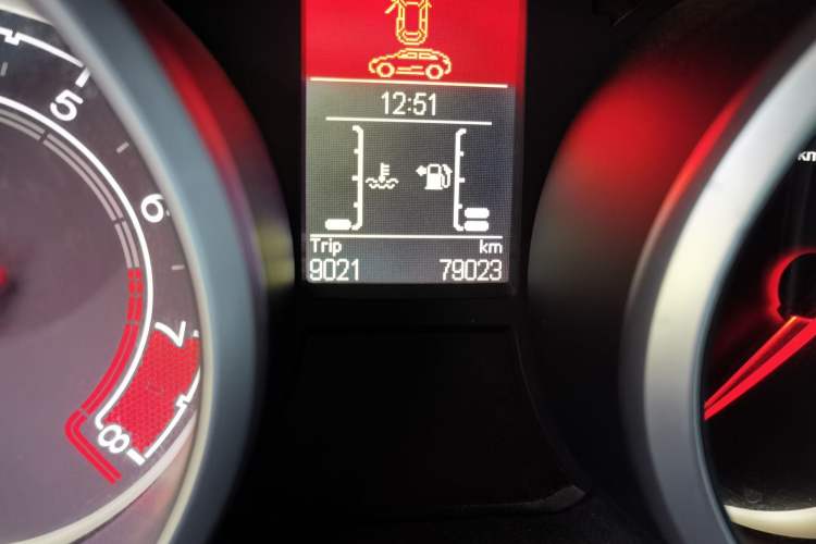 Used MG GS 2015 1.5TGI Manual Elite Edition Odometer Close Up