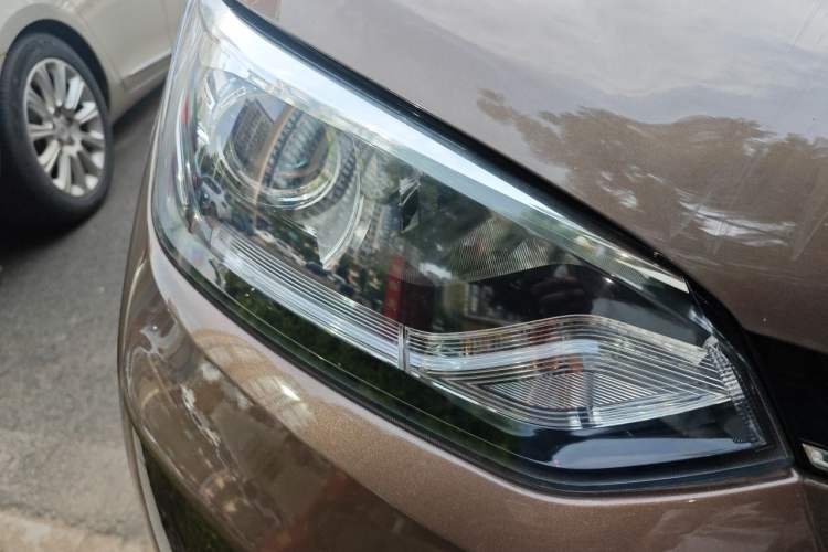 Used MG GS 2015 2.0TGI TST Luxury Edition Right Front Headlight