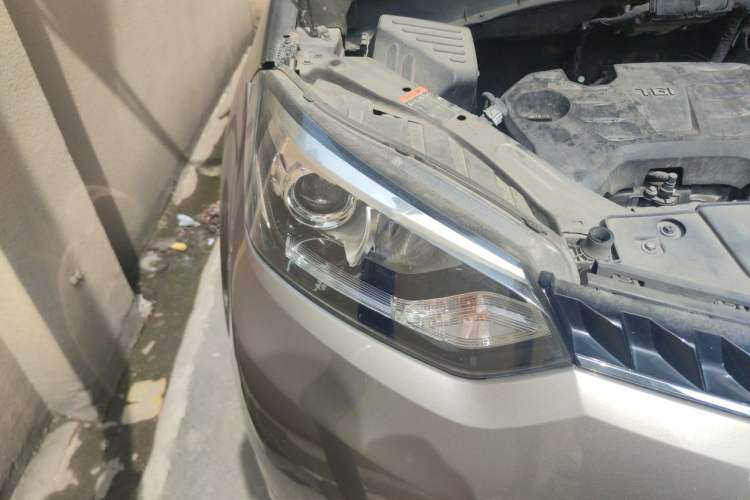 Used MG GS 2015 1.5TGI TST Luxury Edition Right Front Headlight