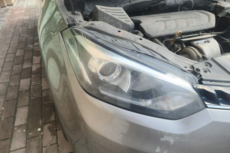 Used MG GS 2015 2.0TGI TST Luxury Edition Right Front Headlight