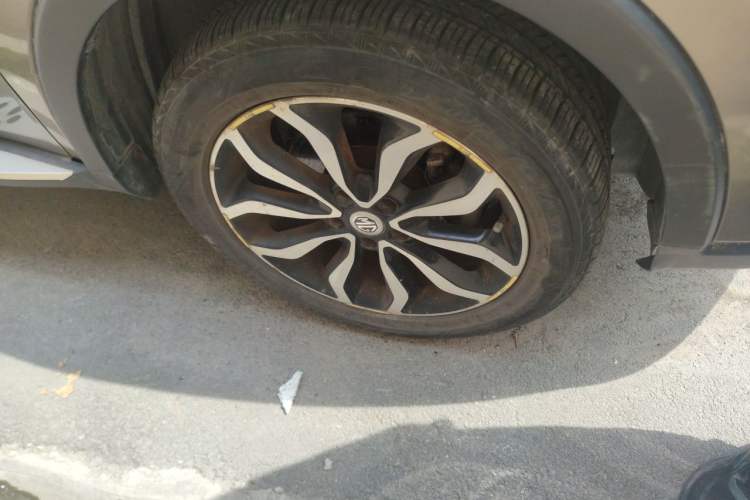 Used MG GS 2015 1.5TGI TST Luxury Edition Right Front Wheel Hub