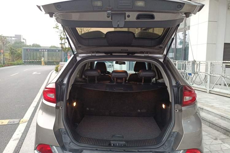 Used MG GS 2015 1.5TGI TST Luxury Edition Trunk