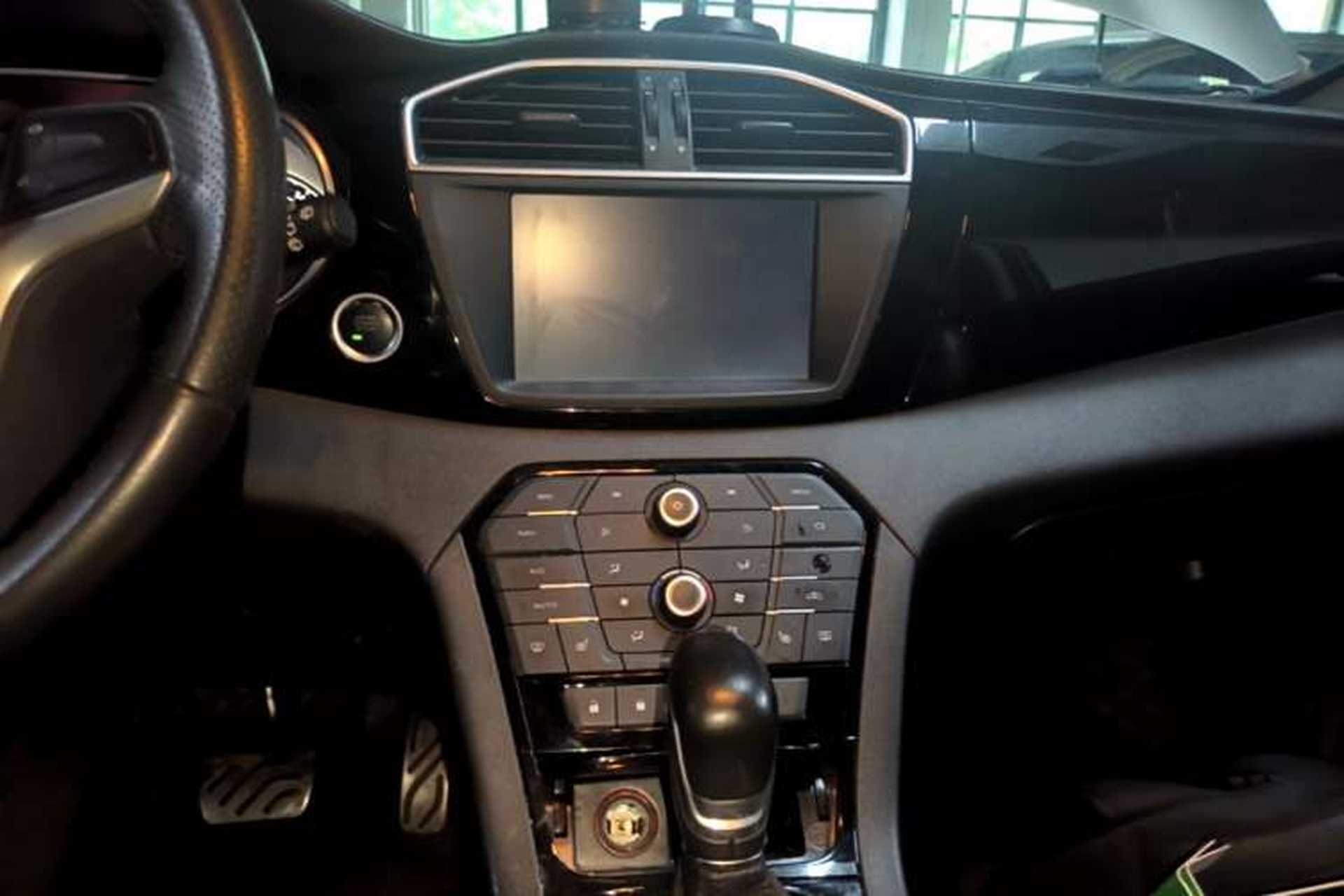 Used MG GS 2015 2.0TGI TST Four-Wheel Drive Flagship Edition Audio And AC Panel