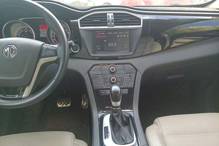 Used MG GS 2015 2.0TGI TST Four-Wheel Drive Flagship Edition Audio And AC Panel