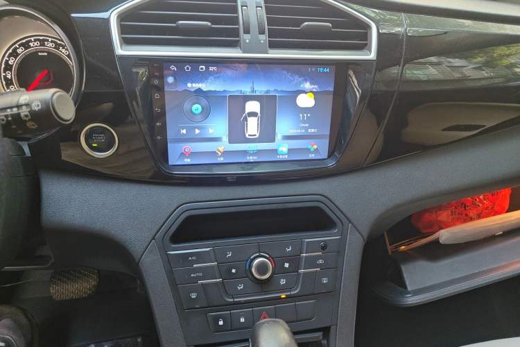 Used MG GS 2015 1.5TGI TST Luxury Edition Audio And AC Panel