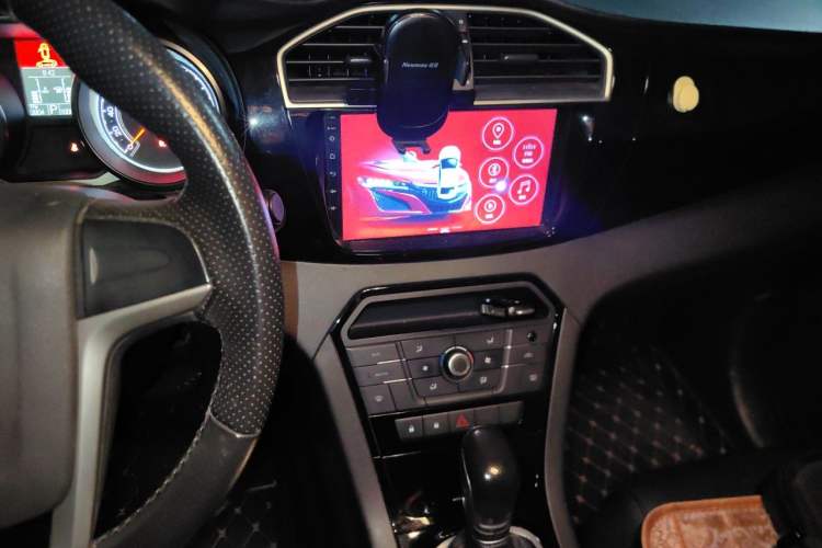 Used MG GS 2015 1.5TGI TST Luxury Edition Audio And AC Panel