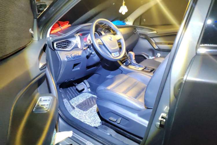 Used MG GS 2015 2.0TGI TST Luxury Edition Driver Seat
