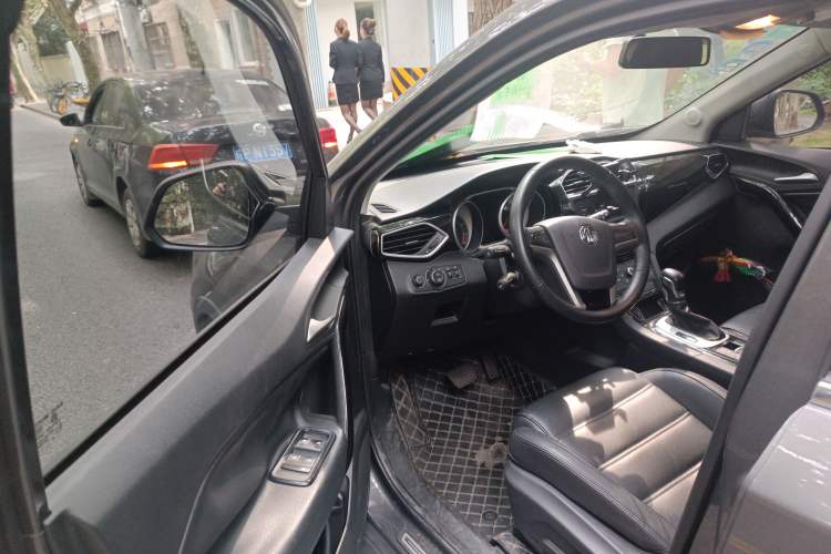 Used MG GS 2015 2.0TGI TST Luxury Edition Driver Seat