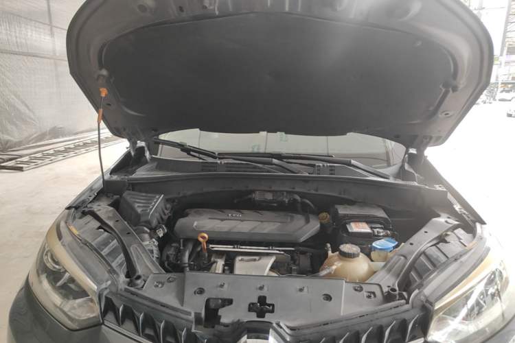 Used MG GS 2015 2.0TGI TST Four-Wheel Drive Flagship Edition Engine Bay