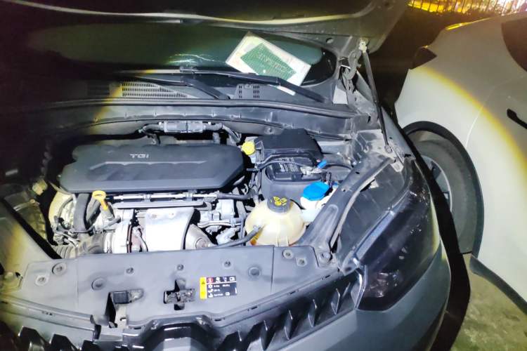 Used MG GS 2015 2.0TGI TST Luxury Edition Engine Bay Left