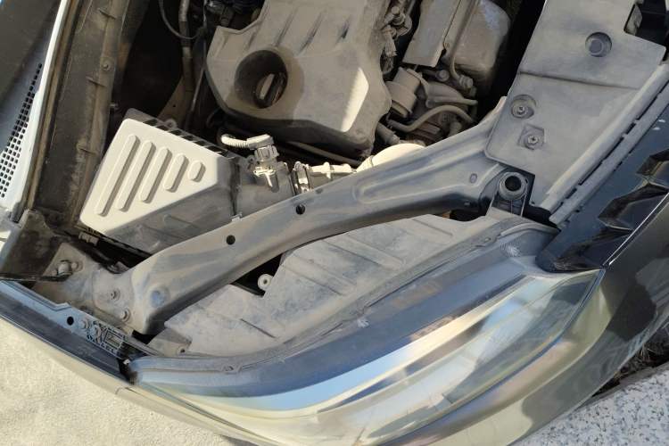 Used MG GS 2015 1.5TGI TST Elite Edition Engine Bay Right