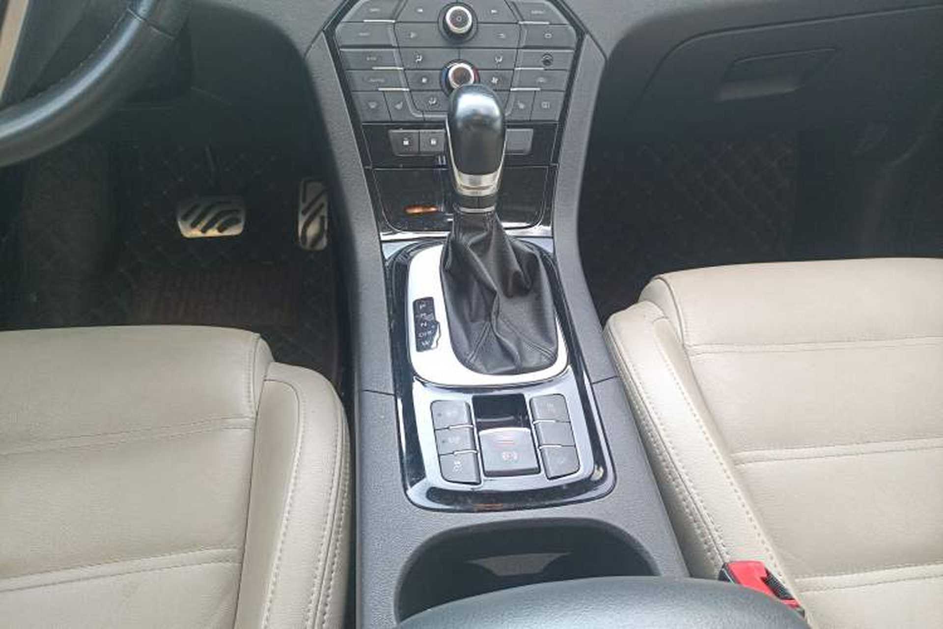Used MG GS 2015 2.0TGI TST Four-Wheel Drive Flagship Edition Gear Lever