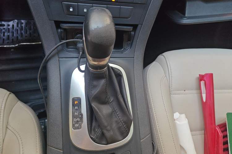 Used MG GS 2015 1.5TGI TST Luxury Edition Gear Lever