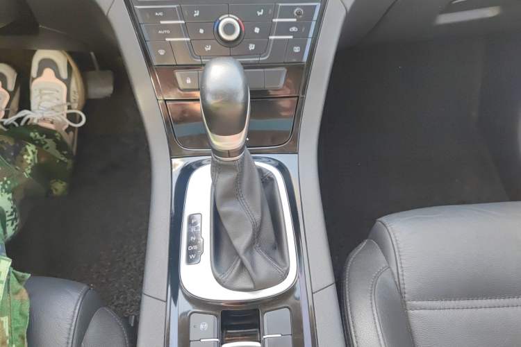 Used MG GS 2015 2.0TGI TST Luxury Edition Gear Lever