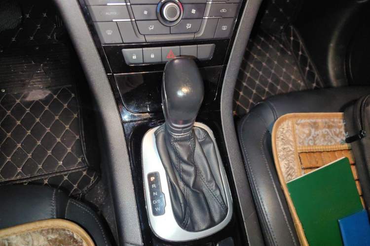 Used MG GS 2015 1.5TGI TST Luxury Edition Gear Lever