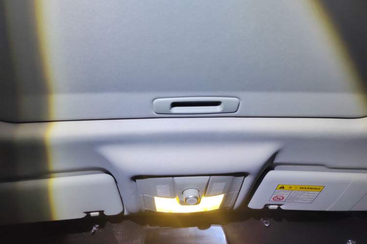 Used MG GS 2015 2.0TGI TST Luxury Edition Headliner
