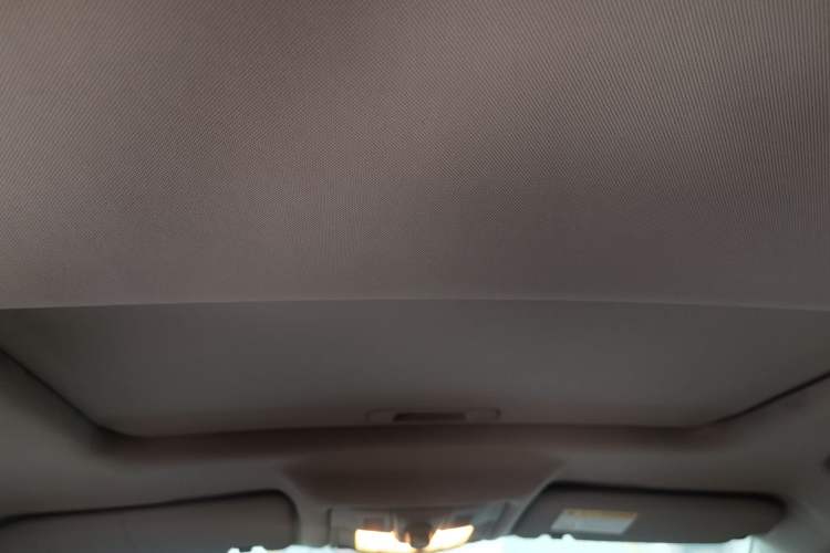 Used MG GS 2015 2.0TGI TST Luxury Edition Headliner