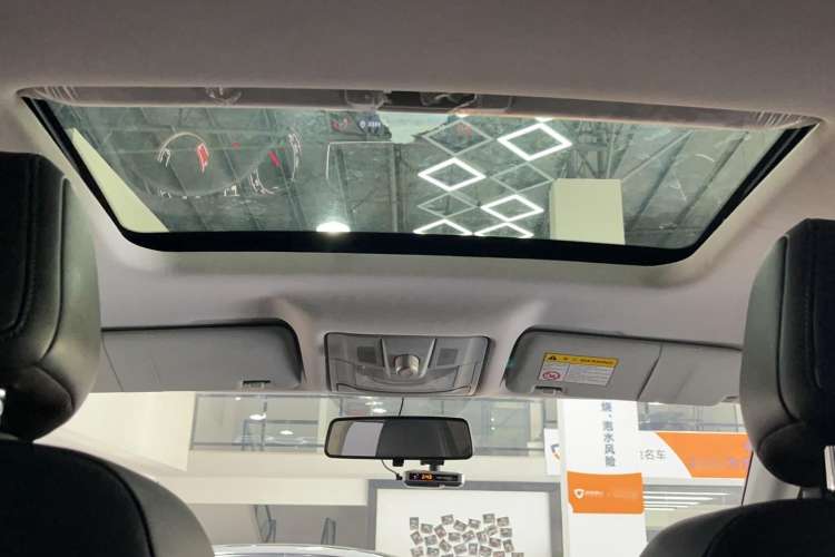 Used MG GS 2015 1.5TGI TST Luxury Edition Headliner