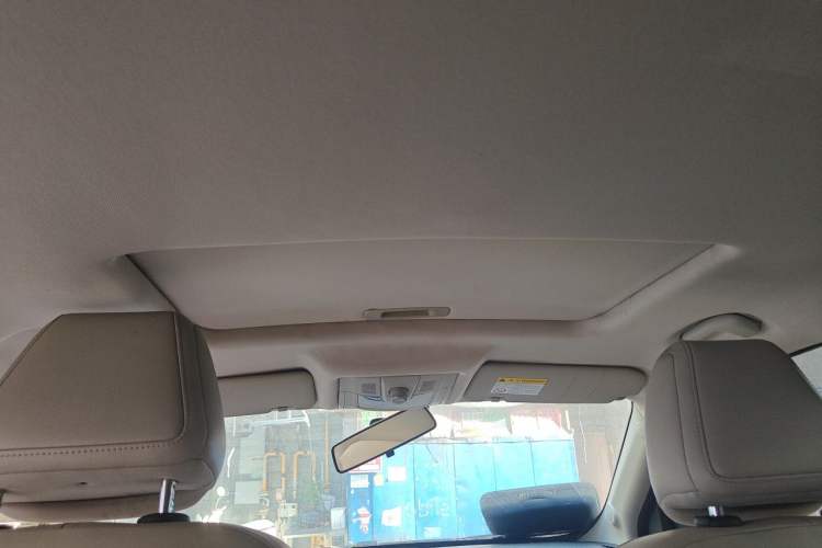 Used MG GS 2015 1.5TGI TST Luxury Edition Headliner
