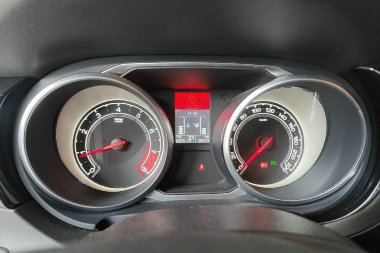 Used MG GS 2015 2.0TGI TST Four-Wheel Drive Flagship Edition Instrument Cluster