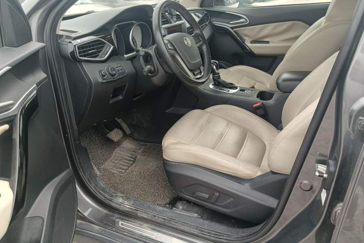 Used MG GS 2015 2.0TGI TST Luxury Edition Interior 2