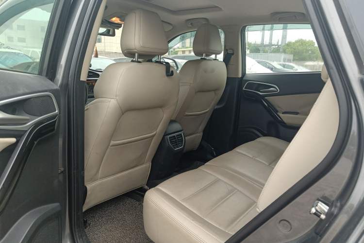 Used MG GS 2015 2.0TGI TST Luxury Edition Interior 3