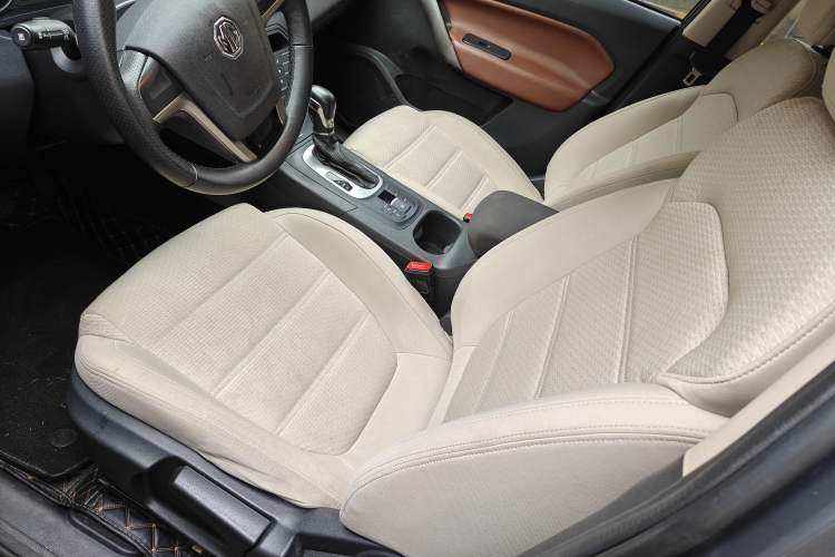 Used MG GS 2015 1.5TGI TST Elite Edition Interior 4