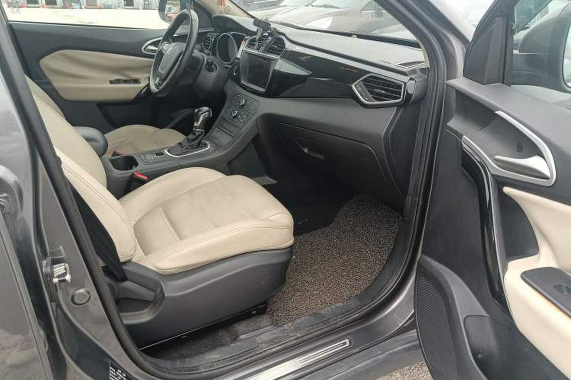 Used MG GS 2015 2.0TGI TST Luxury Edition Interior 4