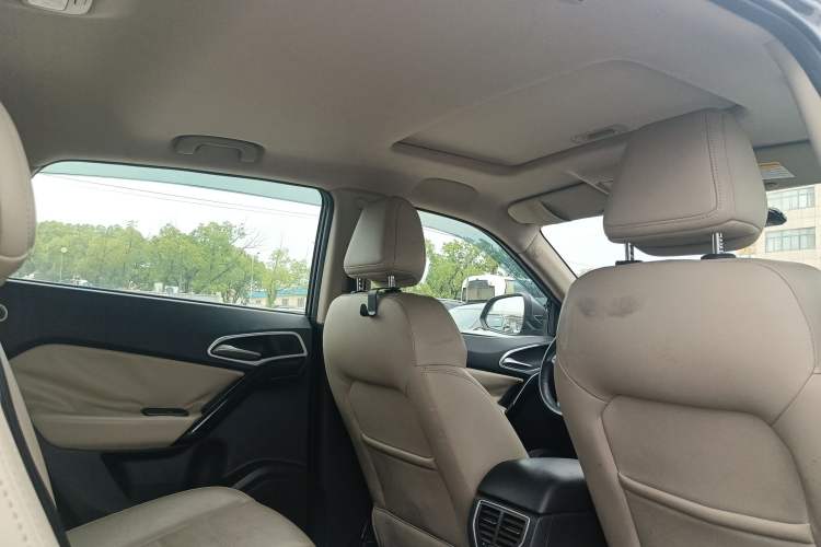 Used MG GS 2015 2.0TGI TST Luxury Edition Interior 5