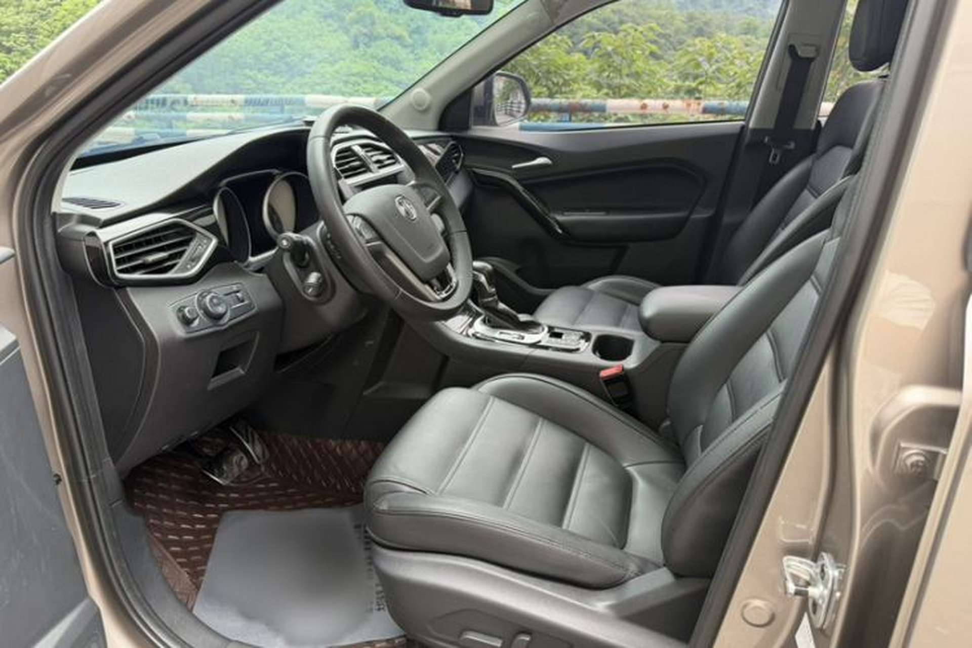 Used MG GS 2015 2.0TGI TST Four-Wheel Drive Flagship Edition Interior 6