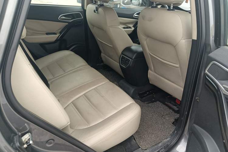 Used MG GS 2015 2.0TGI TST Luxury Edition Interior 6