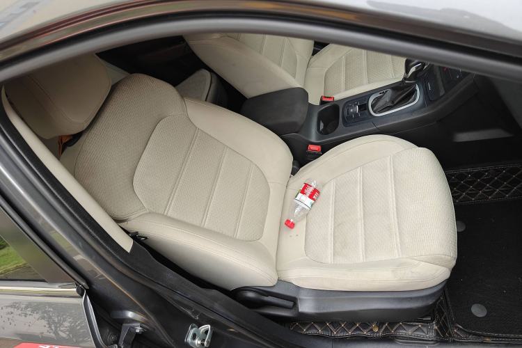 Used MG GS 2015 1.5TGI TST Elite Edition Interior 8